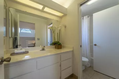 Bath - 2300 Spring Water Dr, Modesto, CA 95355 photo 2 of 2