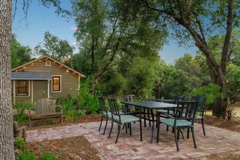 14 Avalon St, Placerville, CA 95667 photo 4