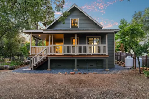 14 Avalon St, Placerville, CA 95667 photo 2