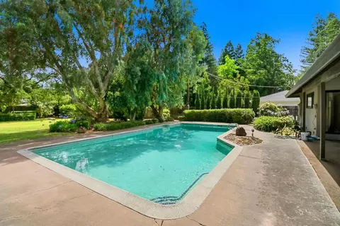 Exterior - 5260 Marione Dr, Carmichael, CA 95608 photo 7 of 15