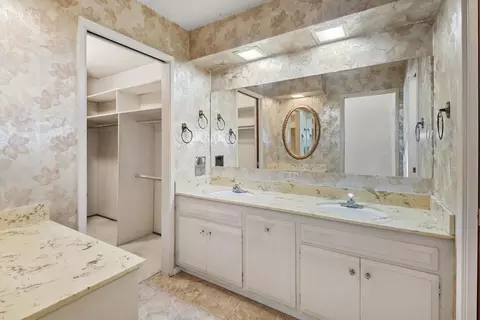 Bath - 5260 Marione Dr, Carmichael, CA 95608 photo 1 of 4