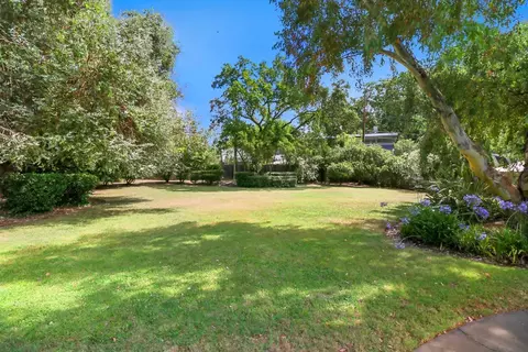 Exterior - 5260 Marione Dr, Carmichael, CA 95608 photo 5 of 15