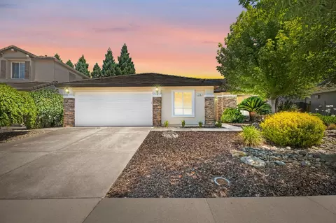 35 Raleigh Ct, Roseville, CA 95678