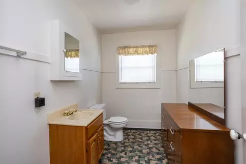 Bath - 9319 E Whitmore Ave, Hughson, CA 95326 photo 4 of 4