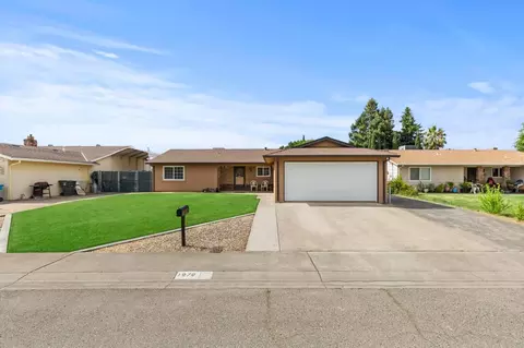 1970 18th St, Olivehurst, CA 95961 photo 1