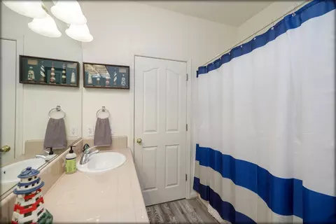 Bath - 3609 Plaudit Dr, Modesto, CA 95355 photo 12 of 12