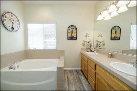 Bath - 3609 Plaudit Dr, Modesto, CA 95355 photo 1 of 12