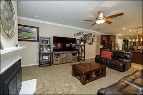 Living - 3609 Plaudit Dr, Modesto, CA 95355 photo 12 of 14