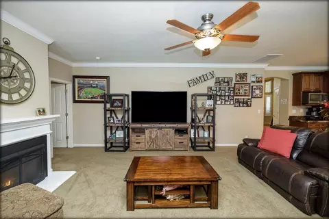 Living - 3609 Plaudit Dr, Modesto, CA 95355 photo 13 of 14