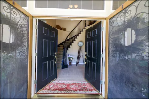 Entry Way - 3609 Plaudit Dr, Modesto, CA 95355 photo 3 of 8