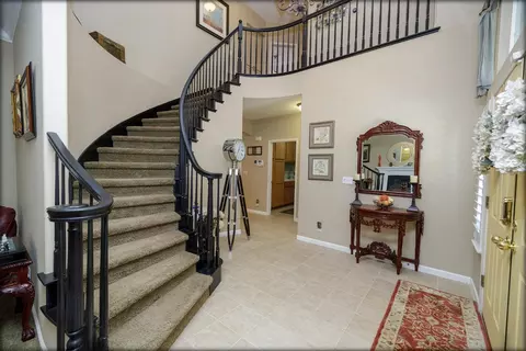 Entry Way - 3609 Plaudit Dr, Modesto, CA 95355 photo 6 of 8