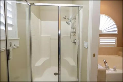 Bath - 3609 Plaudit Dr, Modesto, CA 95355 photo 9 of 12