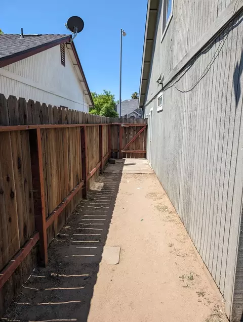 2065 Falmoth Cir, Manteca, CA 95336 photo 24
