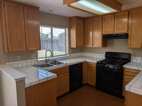 2065 Falmoth Cir, Manteca, CA 95336 photo 12