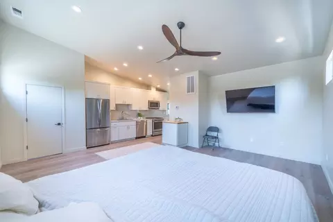 Bedroom - 924 Hackberry Ave, Modesto, CA 95350 photo 7 of 7