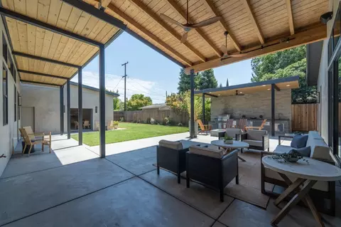 Exterior - 924 Hackberry Ave, Modesto, CA 95350 photo 5 of 11