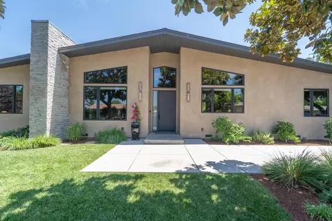 Exterior - 924 Hackberry Ave, Modesto, CA 95350 photo 6 of 11