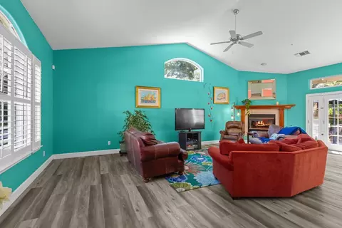 3645 Voleyn St, Carmichael, CA 95608 photo 8