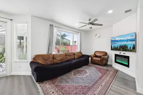 Living - 787 Harold Smith Dr, Tracy, CA 95304 photo 4 of 4