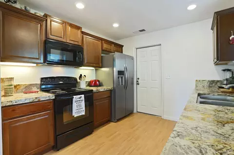Kitchen - 1850 Duncan Dr, Tracy, CA 95376 photo 2 of 5