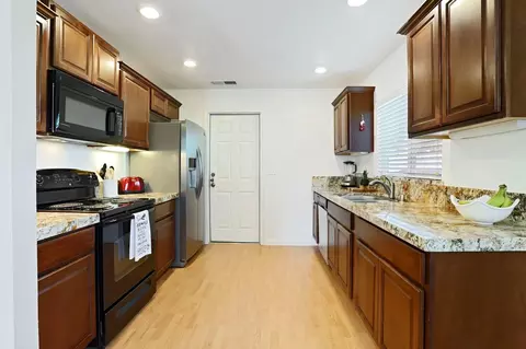 Kitchen - 1850 Duncan Dr, Tracy, CA 95376 photo 1 of 5