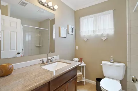 Bath - 1850 Duncan Dr, Tracy, CA 95376 photo 1 of 5