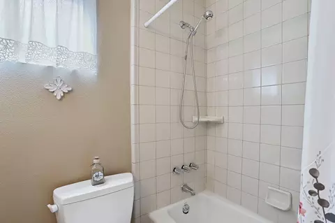 Bath - 1850 Duncan Dr, Tracy, CA 95376 photo 2 of 5