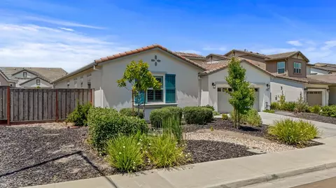 2203 Basque Dr, Tracy, CA 95304 photo 2
