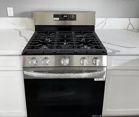 Kitchen - 1701 Amesbury Pl, Modesto, CA 95358 photo 6 of 6