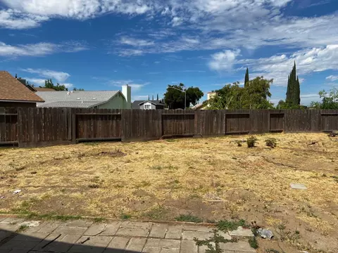 Exterior - 1701 Amesbury Pl, Modesto, CA 95358 photo 4 of 4