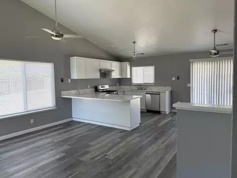 Kitchen - 1701 Amesbury Pl, Modesto, CA 95358 photo 5 of 6