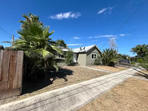 Exterior - 243 E St, Los Banos, CA 93635 photo 3 of 8
