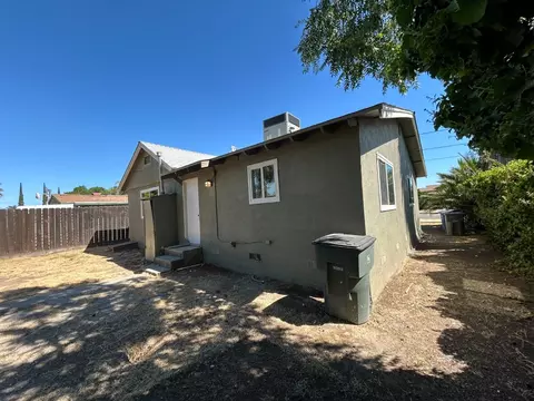 Exterior - 243 E St, Los Banos, CA 93635 photo 8 of 8