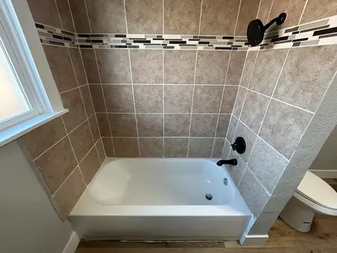 Bath - 243 E St, Los Banos, CA 93635 photo 2 of 2
