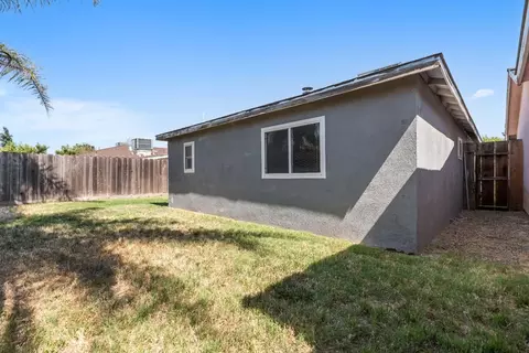 Exterior - 4140 Goldust Dr, Modesto, CA 95355 photo 4 of 5