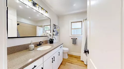 Bath - 2230 Ada St, Modesto, CA 95354 photo 1 of 3