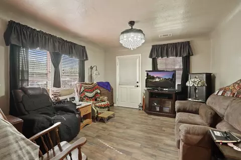 946 El Vecino Ave, Modesto, CA 95350 photo 6