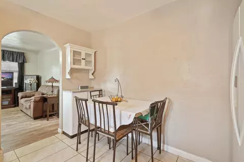 946 El Vecino Ave, Modesto, CA 95350 photo 11