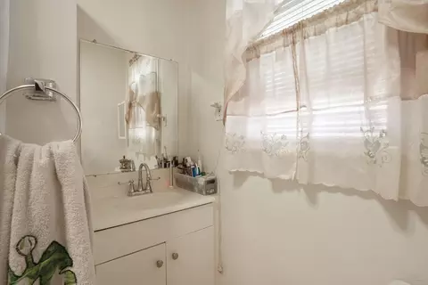 946 El Vecino Ave, Modesto, CA 95350 photo 15