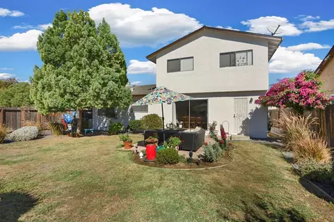 Exterior - 1640 Bondy Ln, Tracy, CA 95376 photo 9 of 13