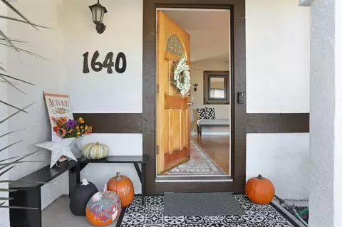 Entry Way - 1640 Bondy Ln, Tracy, CA 95376 photo 1 of 4