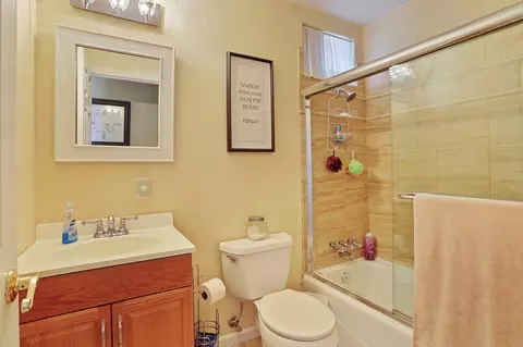 Bath - 1640 Bondy Ln, Tracy, CA 95376 photo 5 of 5