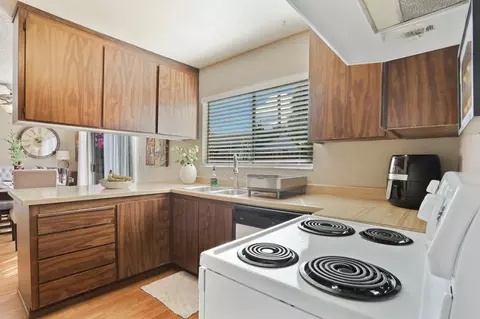 Kitchen - 1640 Bondy Ln, Tracy, CA 95376 photo 6 of 6