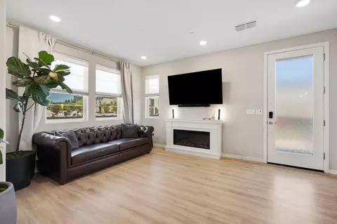 3050 Beaded Mist Walk, Sacramento, CA 95833 photo 2