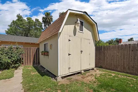 Exterior - 1628 Galvez Ave, Modesto, CA 95355 photo 6 of 14