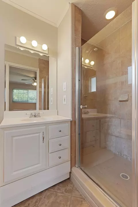 Bath - 1628 Galvez Ave, Modesto, CA 95355 photo 3 of 3