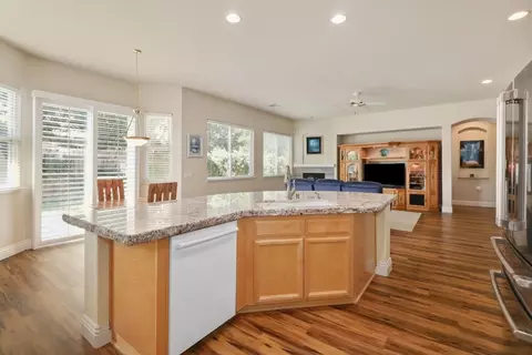 Kitchen - 5250 Graytree Way, Antelope, CA 95843 photo 4 of 5
