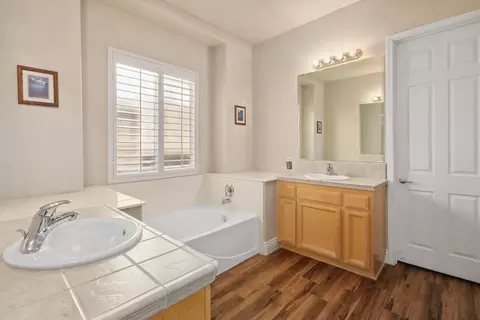 Bath - 5250 Graytree Way, Antelope, CA 95843 photo 1 of 4