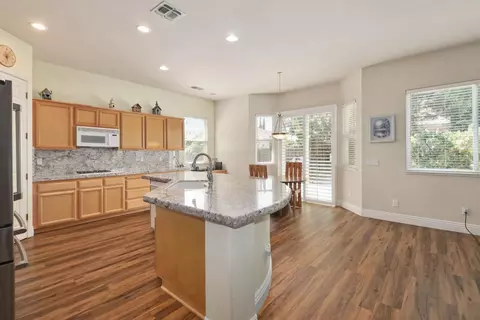 Kitchen - 5250 Graytree Way, Antelope, CA 95843 photo 2 of 5