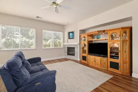 Living - 5250 Graytree Way, Antelope, CA 95843 photo 3 of 5